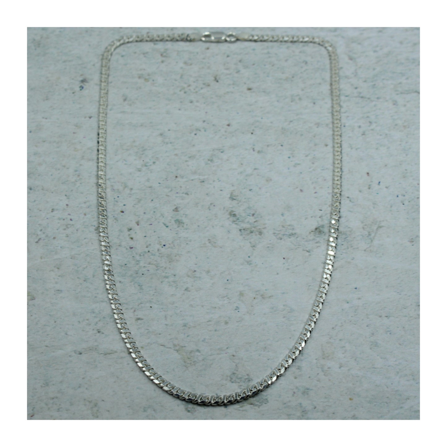 Cadena Barbada Cerrada Unisex Plata .925 “Equilibrio”