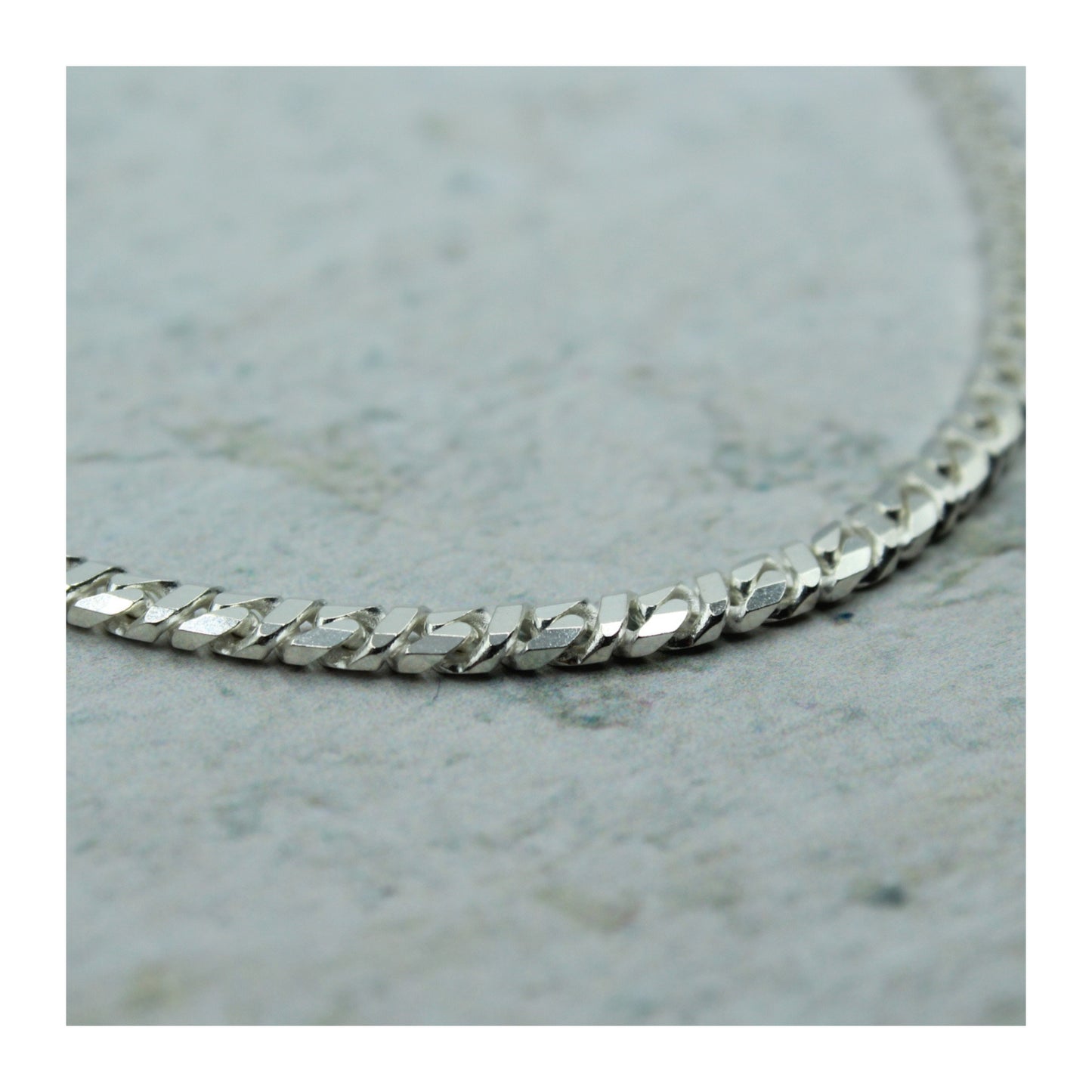 Cadena Barbada Cerrada Unisex Plata .925 “Equilibrio”