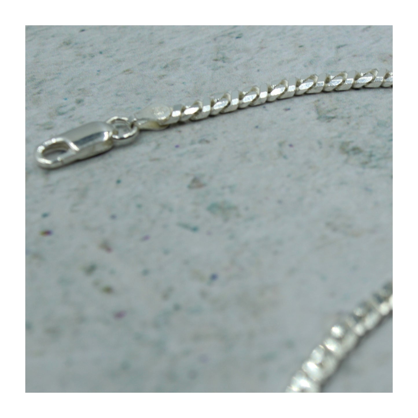Cadena Barbada Cerrada Unisex Plata .925 “Equilibrio”