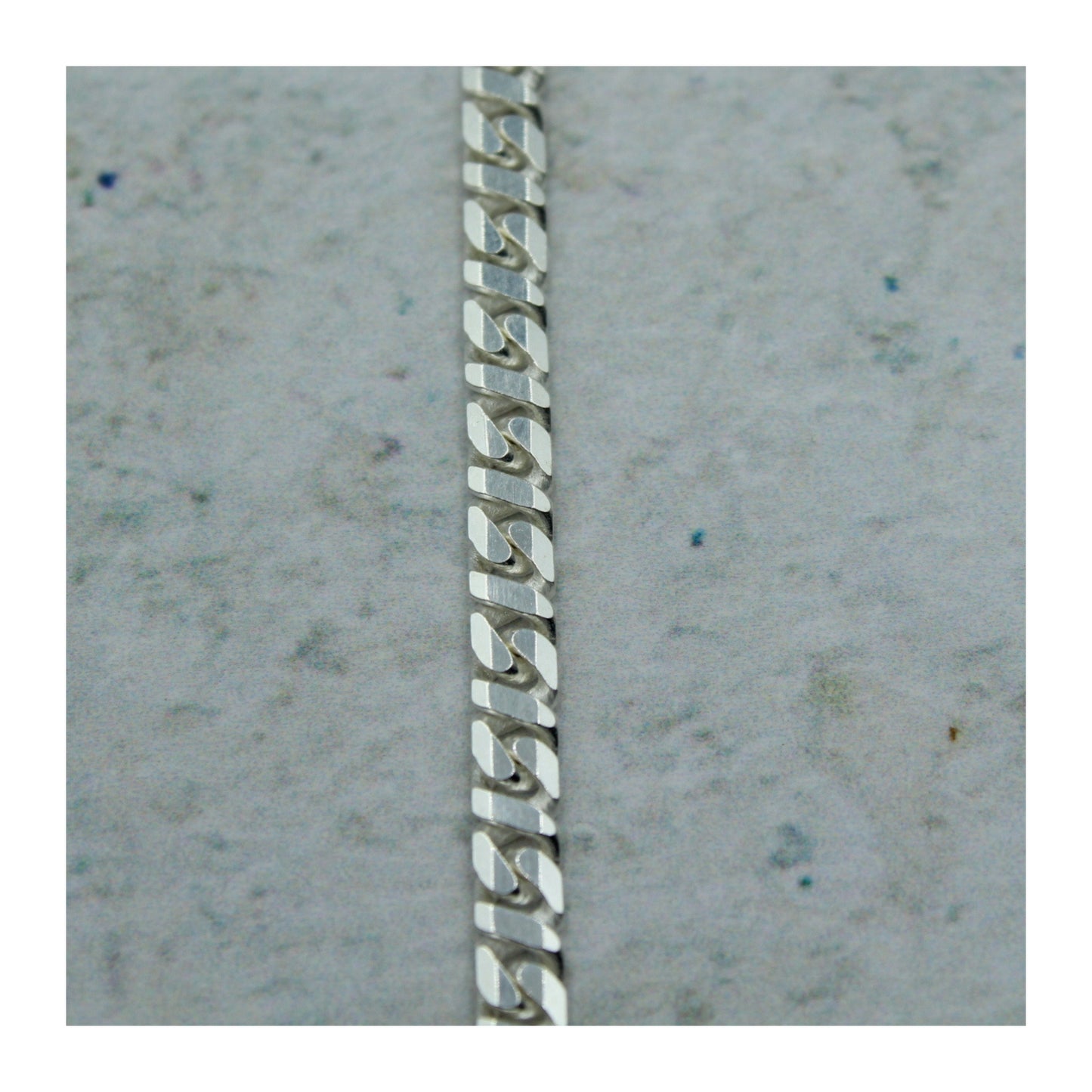 Cadena Barbada Cerrada Unisex Plata .925 “Equilibrio”